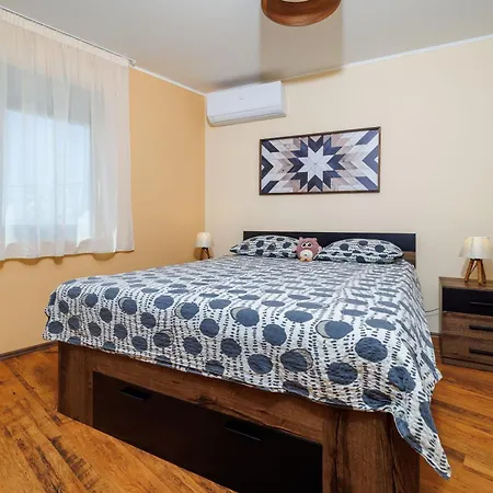 Apartamento Slavko Mundanije