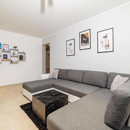 Slavko Apartamento Mundanije